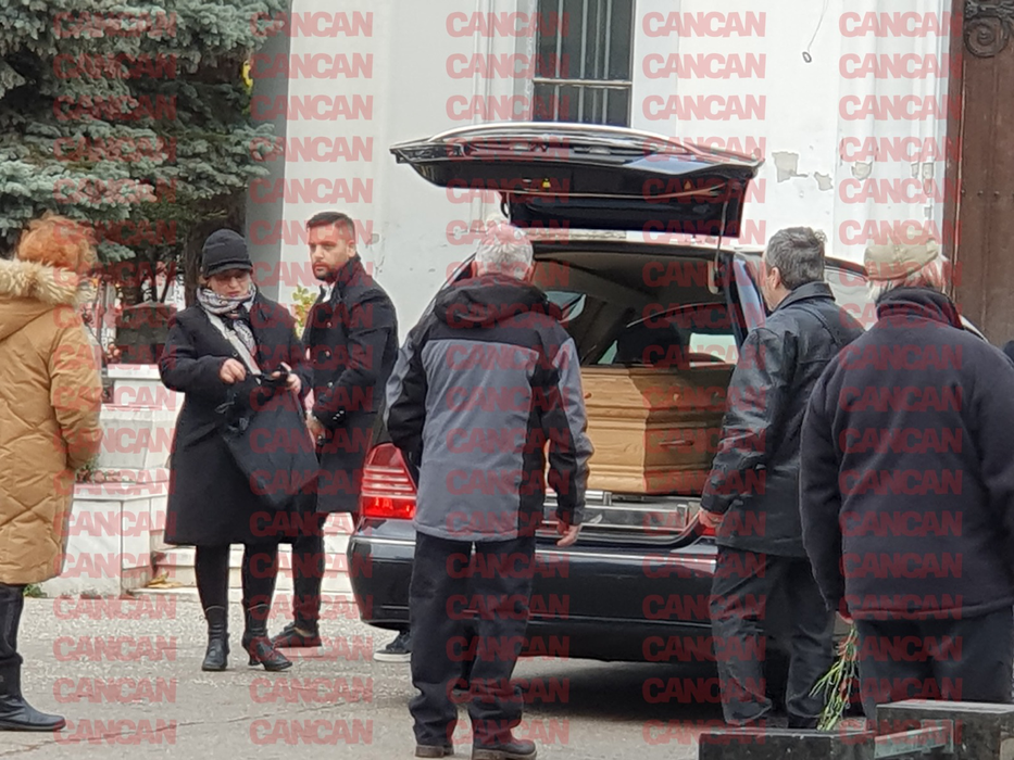 Trupul Ronei Hartner, depus la Cimitirul Catolic / sursă foto: CANCAN.RO