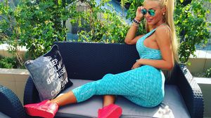 LOREDANA CHIVU a ieşit fără sutien pe stradă! Vedeta nu a avut nici o reţinere să apară îmbrăcată aşa
