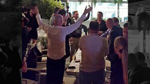 Joe de la Rutieră și Brigada (lui) Diversă, șampanii și artificii la Loft! Înainte de a fi reținut alături de celebrul Șoricică, mare petrecere