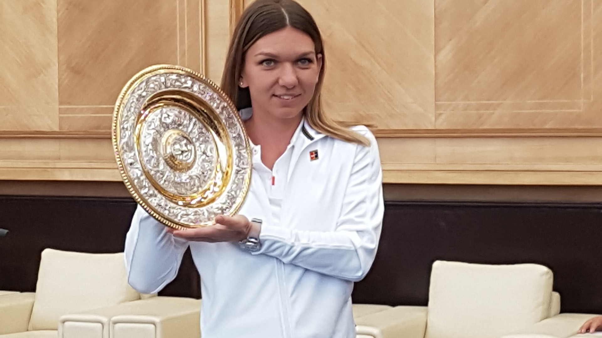 Simona Halep a ajuns în România! Este primită la Salonul Oficial de la aeroportul Otopeni