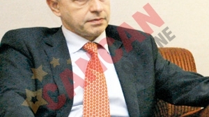 Mircea Geoana, despre moartea lui Adrian Paunescu: "Am pierdut un bun coleg de partid si un foarte bun prieten"