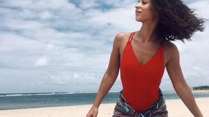 AMI, fotografii incediare în Bali! Uite în ce ipostaze sexy s-a pozat cântăreaţa
