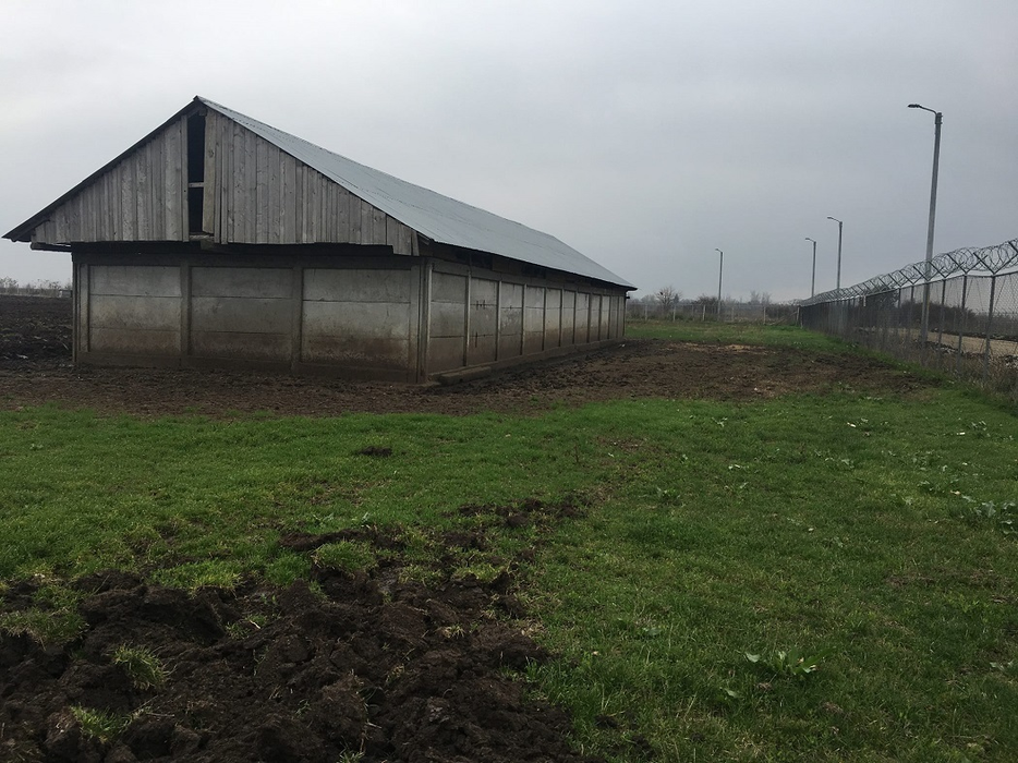 Saivanul e construit chiar lângă baza militară