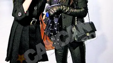 Moni face sarbatorile in Romania! S-a intors pe nepusa masa