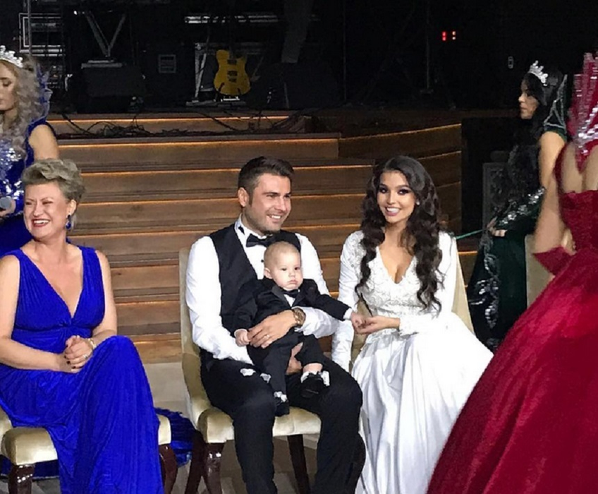 Sandra şi Adrian Mutu, alături de micuţul Tiago
