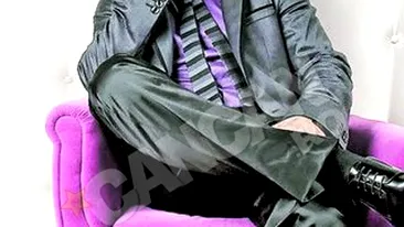 Doru Todorut de la Deepcentral ajunge la cutit! Isi scoate piatra de la rinichi si o face cadou unui fan