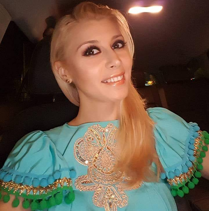 Corina și-a "oficializat" relația cu noul iubit