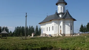 Scandal la o mănăstire din România! Un călugăr a lăsat gravidă o enoriaşă