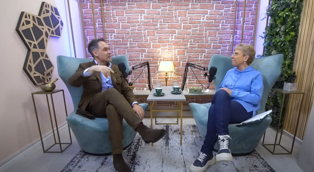Răzvan Simion s-a „pocăit”! S-a lăsat de fumat după 28 de ani, a renunţat la zahăr şi nu numai