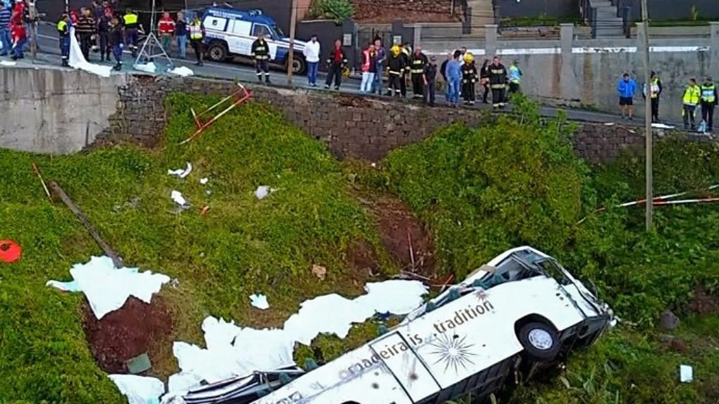 Tragic accident de circulație. 11 bărbați și 18 femei și-au pierdut viața, alte zeci de persoane sunt rănite | VIDEO