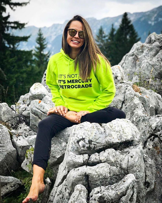 Andreea Raicu s-a pozat nemachiată la 42 de ani. Cum arată vedeta