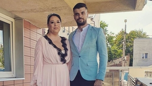 Oana Roman și Marius Elisei s-au împăcat! Cei doi s-au sărutat, în direct, la TV