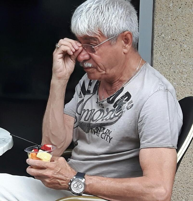 Ţi-l mai aminteşti pe ”State de România”?! Ce face şi cum arată acum Gheorghe Visu, după ce s-a spus că ar suferi de ciroză