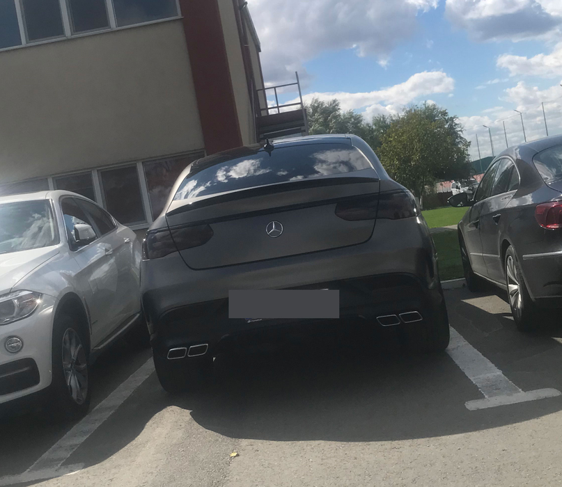 Dennis Man și-a cumpărat un Mercedes-AMG GLE 43 4MATIC de 100.000 de euro, de care este foarte mândru