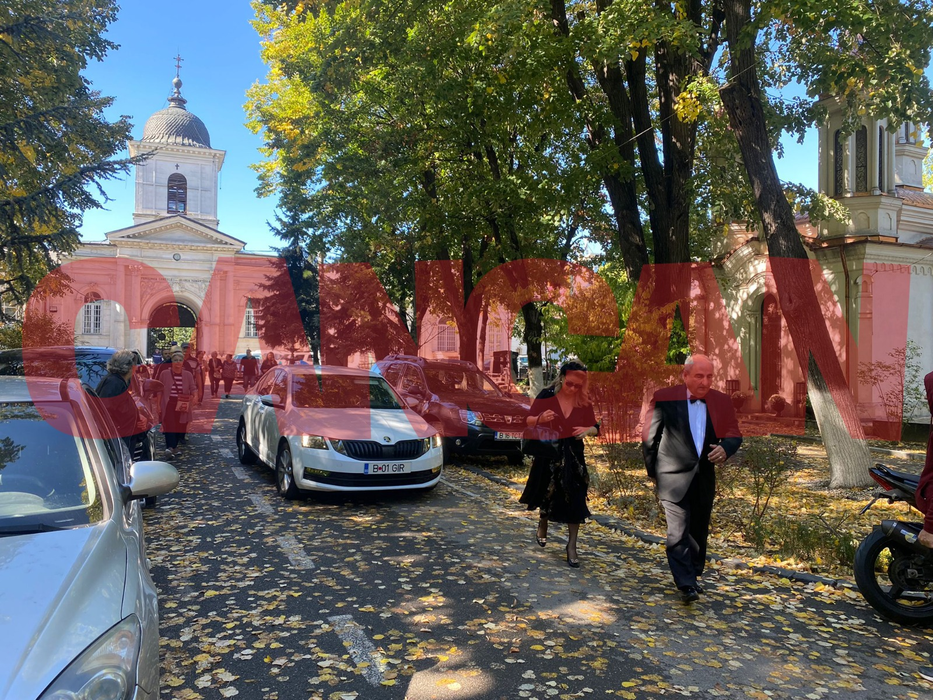 Aurelian Temișan, distrus de durere la căpătâiul lui Alexandru Arșinel. Imagini dureroase de la slujba de înmormântare