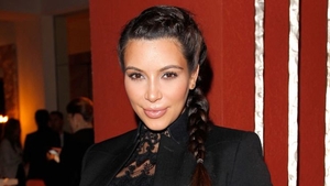 Kim Kardashian se pregateste sa-l arate pe Saint West intregii lumi. Vezi ce teaser au primit fanii