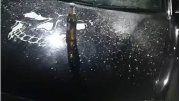 Și-a făcut praf mașina după ce a fost înșelat de iubită! Argeșeanul are dovezi: ”Am prins-o cu poze!”