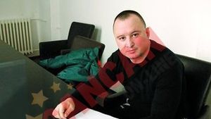 "M-au amenintat ca imi pun droguri in birou!"