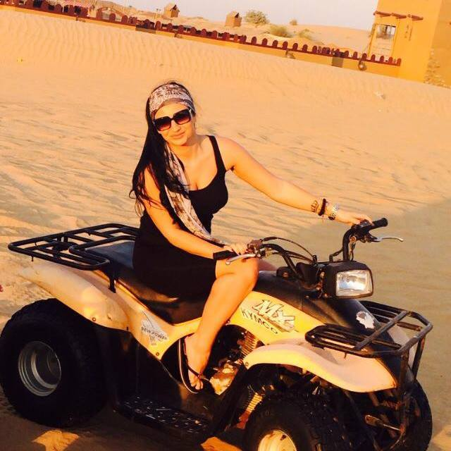 Într-una din vacanţe, Simona s-a plimbat cu ATV-ul