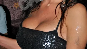 Cristina Pana i-a turnat frapiera cu gheata in cap lui Adrian Pescariu