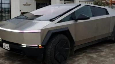 VIDEO Motivul pentru care un bulgar cu un vehicul Tesla Cybertruck n-a ajuns mai departe de Lugoj, după ce a intrat în România