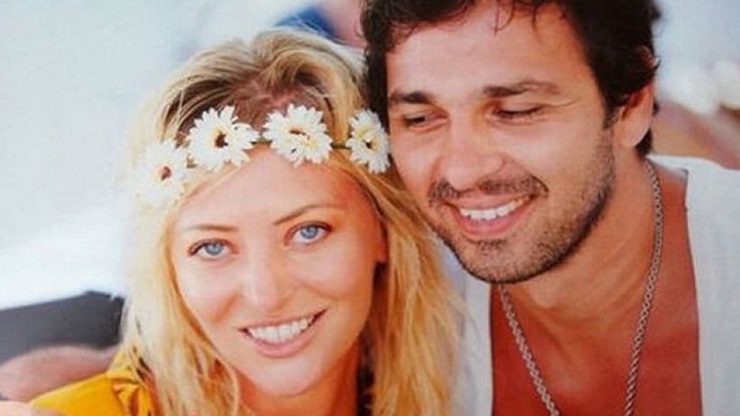 Scene erotice cu Delia! Blonda a ingenunchiat in fata sotului ei, apoi totul s-a transformat in cel mai fierbinte preludiu