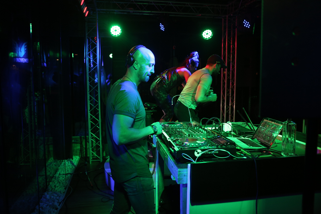 DJ Sasha Lopez a fost ”forță” la butoane în cel mai dotat centru de fitness din București, ”The Movement”