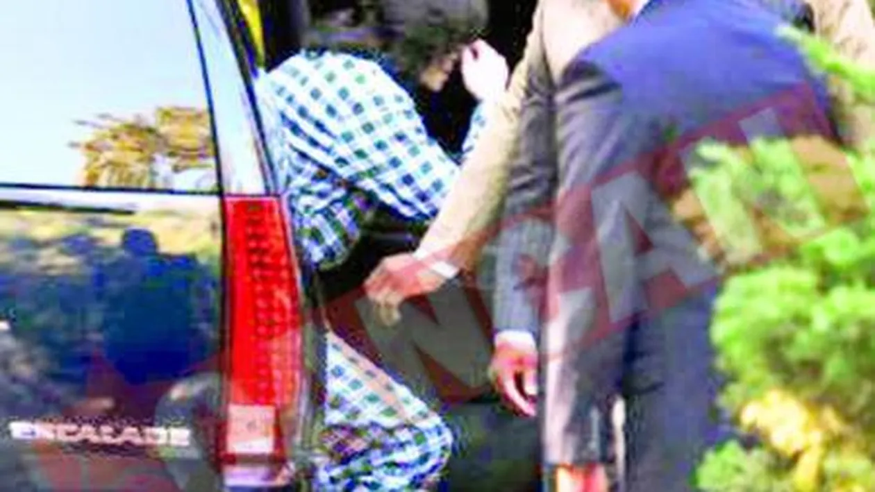 S-a dus in pijama la Liz Taylor