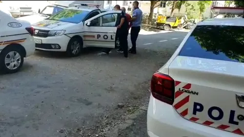 Un bărbat din Olt a fost reținut de polițiști după ce a tâlhărit un bătrân și l-a abandonat pe un câmp | VIDEO