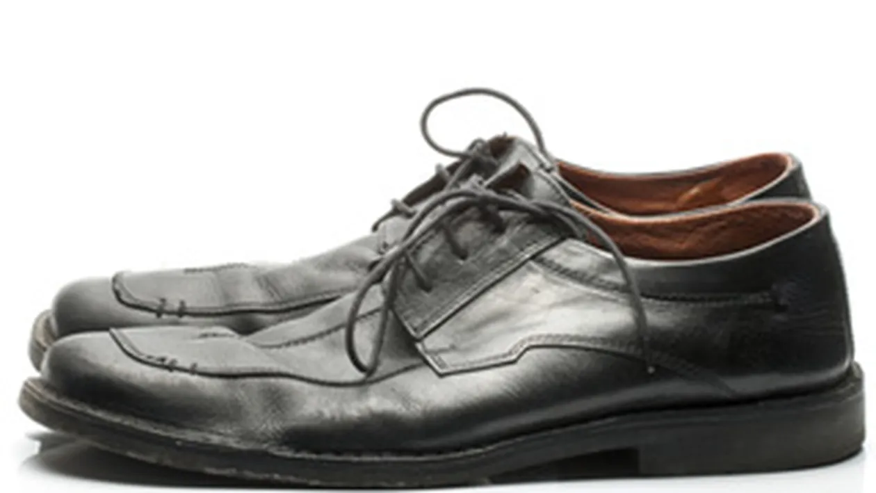 A vrut sa se sinucida pentru ca ii miroseau picioarele!