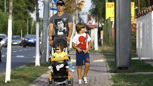 Daniel Pancu face pe mafiotul, dar a primit rol de bona. Tur de forta prin Pipera alaturi de copiii sai
