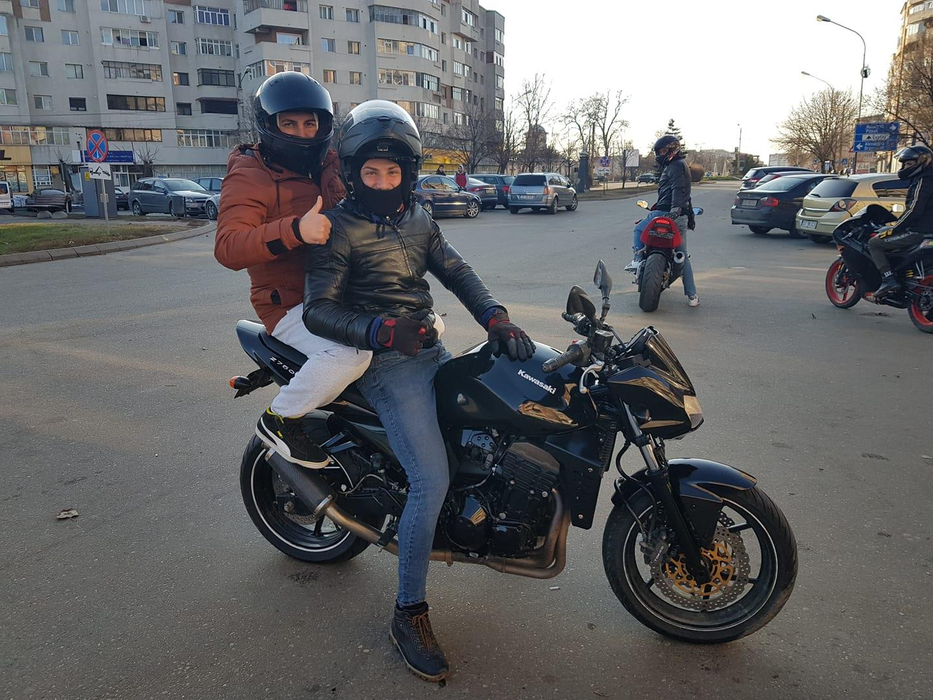 Strigăt disperat de ajutor pentru Ionuț Dincă, motociclistul implicat într-un accident de Crăciun. Înainte de impact, el a împărțit cadouri copiilor din familiile defavorizate