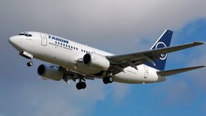 Tarom ia măsuri drastice în plină pandemie. Angajații rămân fără o parte semnificativă din salariu
