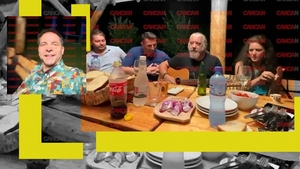 CANCAN.RO are imaginile de pus în ramă cu fondatorul trupei Phoenix la cheful din căbănuță! Așa petrecea Nicu Covaci după ce cobora de pe scenă! Secretul pe care Dan Negru i l-a șoptit chiar atunci