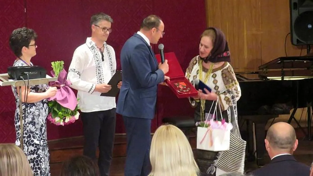 Sofia Vicoveanca și Florin Piersic, invitați de onoare la o recepție la Bacău! Ce a scris cântăreața despre marele actor, după eveniment
