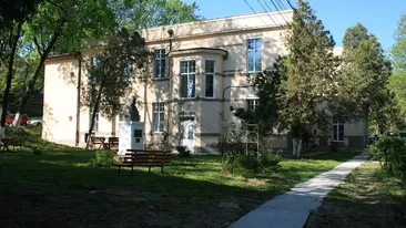 Dosar penal pentru un bărbat cu simptome de COVID-19, care a fugit pe fereastră dintr-un spital din Cluj-Napoca