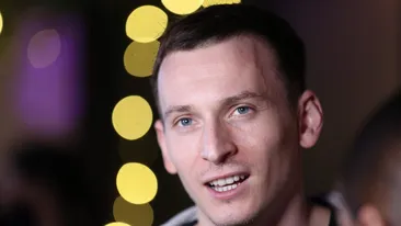 Cine este Denis Roabeş, noul antrenor de la Vocea României? Solistul The Motans şi-a cunoscut iubita la concert