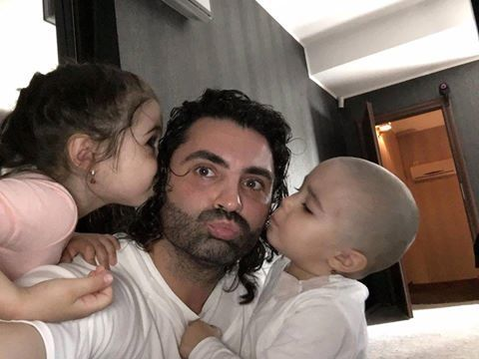 Pepe s-a ţinut de cuvânt. Cu ocazia Crăciunului, a realizat o galerie foto cu familia sa. Imaginile sunt senzaţionale