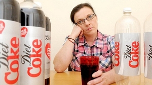Femeia care nu poate trai fara Coca Cola: Bea 10 litri in fiecare zi! Din banii chelutiti pana acum iti iei 20 de masini