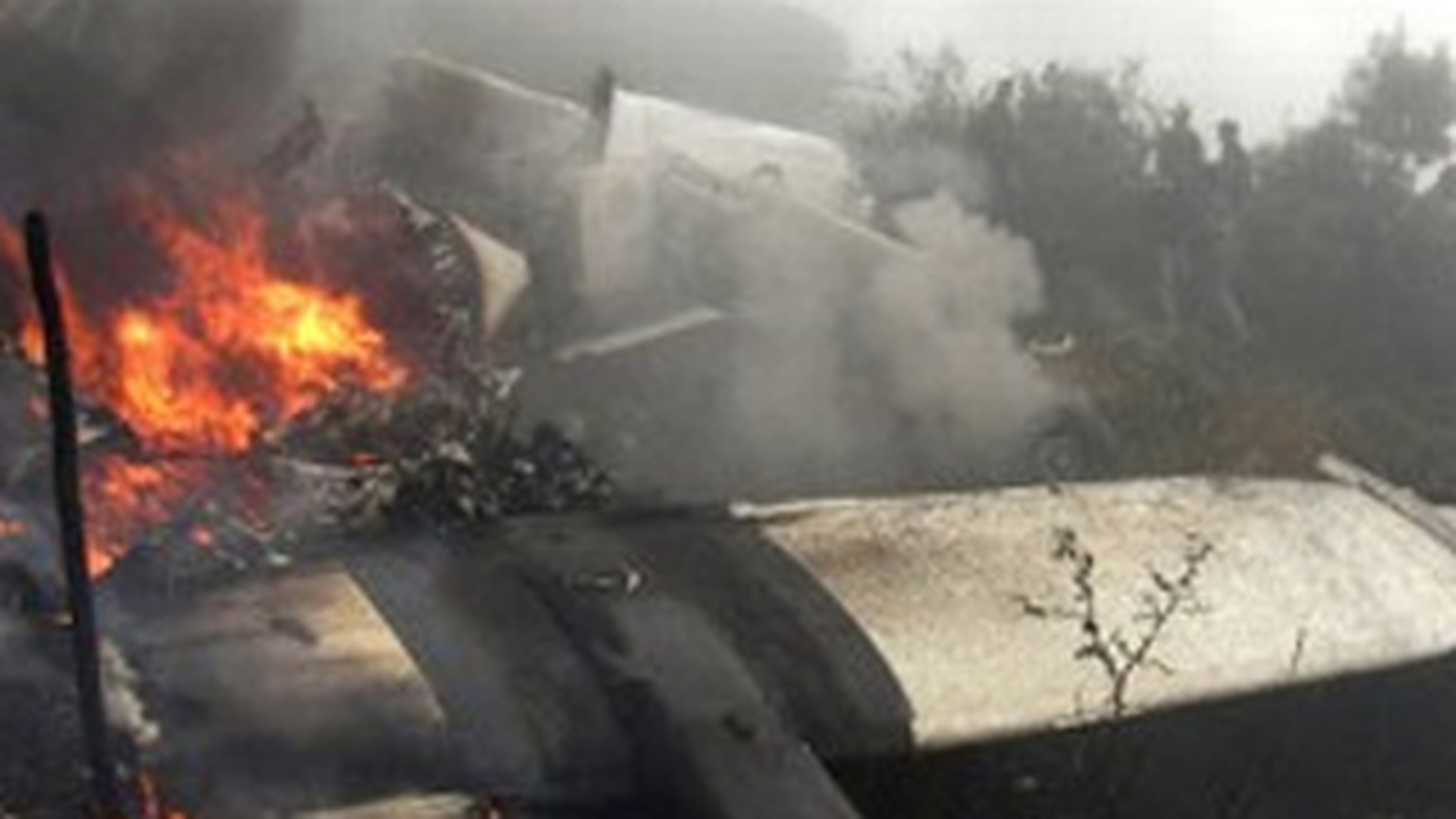 19 morti, majoritatea turisti, intr-un accident aviatic produs in Nepal!