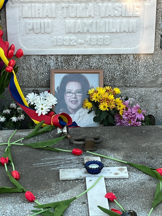 EXCLUSIV | Cum a ajuns să arate acum mormântul Stelei Popescu de la Cernica, la 8 ani de la moartea regretatei actrițe