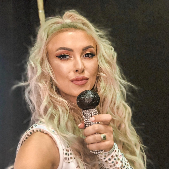 Andreea Bălan, scene ireale la un concert. Dansatoarea ei a venit beată mangă