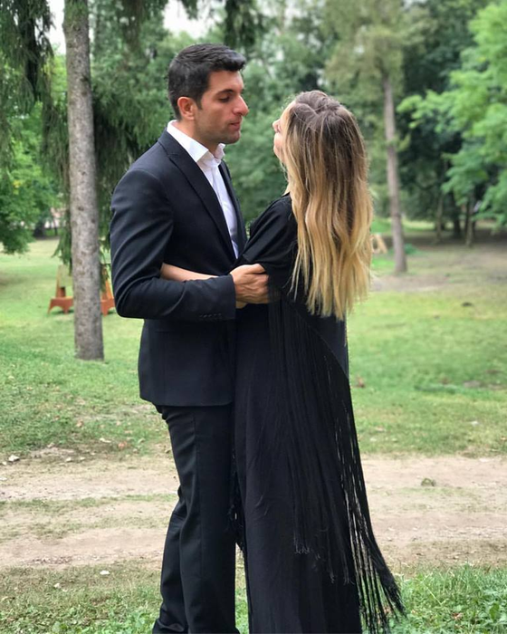 Laura Cosoi şi Cosmin Curticăpean sunt împreună de şase ani, iar de curând au aflat că vor deveni părinţi