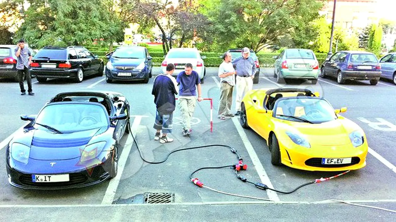 Tesla Roadster se afla in turneu in Romania! Masina viitorului, in priza la Sibiu!