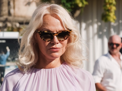Diagnosticul care i-a schimbat viața Pamelei Anderson. I s-a spus că mai are doar 10 ani de trăit: „Era o condamnare la moarte”