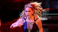 JENNIFER LOPEZ, poziţii provocatoare pe scenă! Cântăreaţa şi-a arătat zonele intime în timpul unui concert