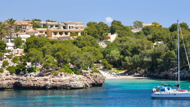 Cele mai exclusiviste destinatii de vacanta! Cat costa sa inchiriezi o vila in locurile in care petrec vedetele