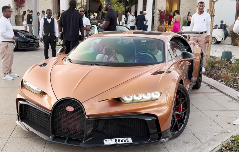 Andrew a vorbit despre Bugatti-ul său și l-a folosit în diverse materiale ca să se laude online/ sursă foto: captură video YouTube: supercars on the streets