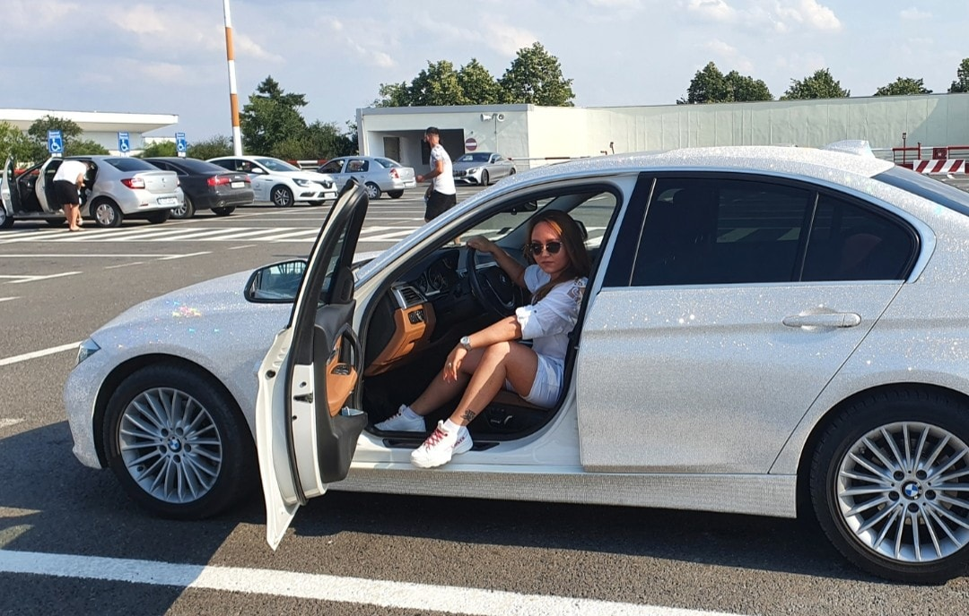 Alexandra Văcăruși, supranumită "Regina cristalelor", mămică de o lună și jumătate