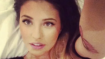 Ooo ce obraznic! Uite cum se comportă Antonia cu dansatorii ei! Ţi-ar plăcea să fii în locul lor?